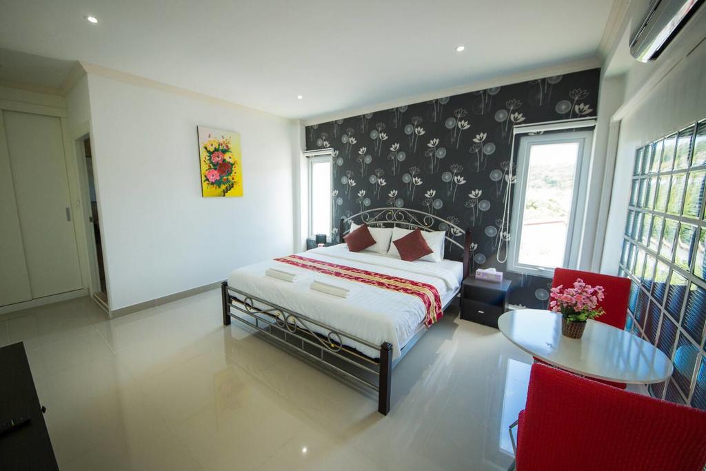 Sea Song Inn Pantai Kamala Bilik gambar