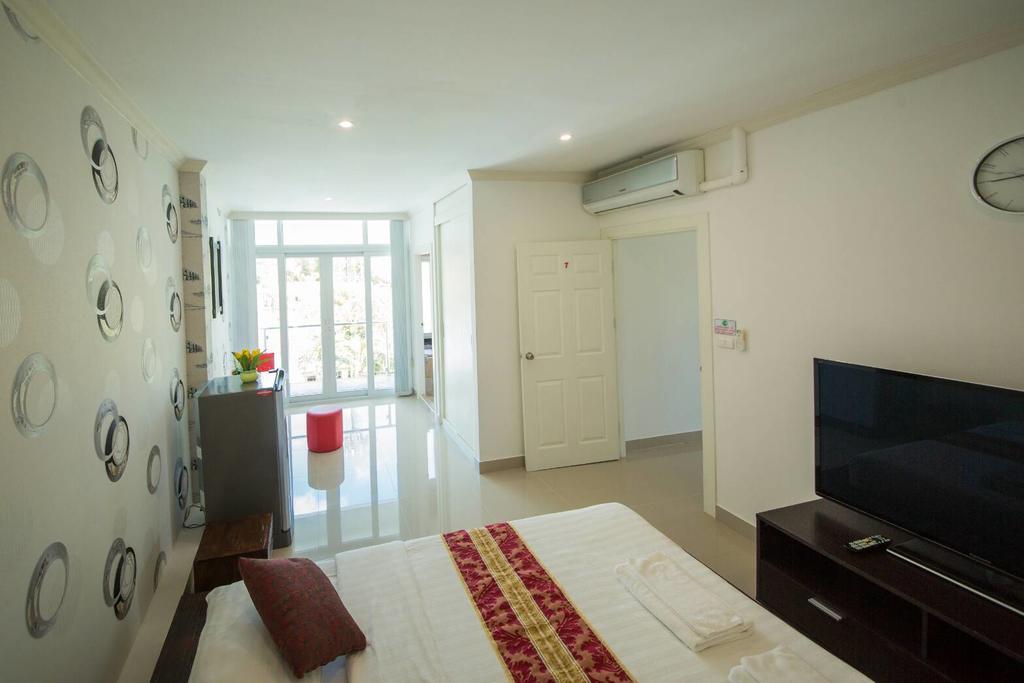Sea Song Inn Pantai Kamala Bilik gambar