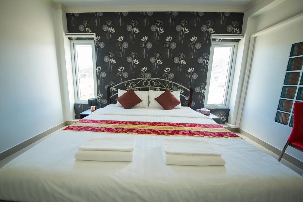 Sea Song Inn Pantai Kamala Bilik gambar