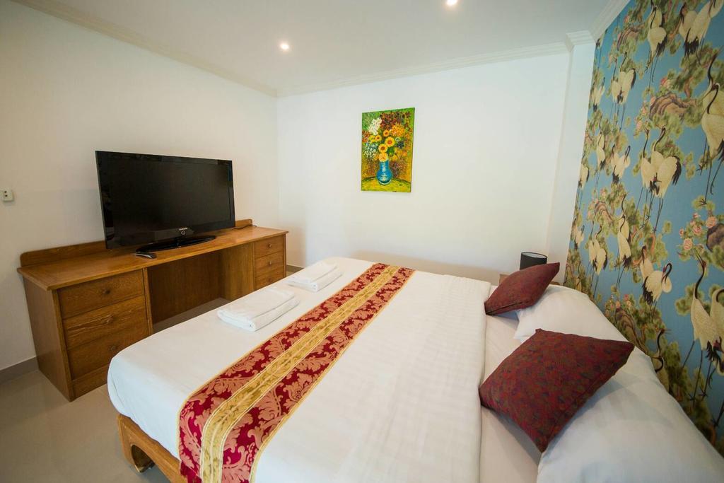 Sea Song Inn Pantai Kamala Bilik gambar