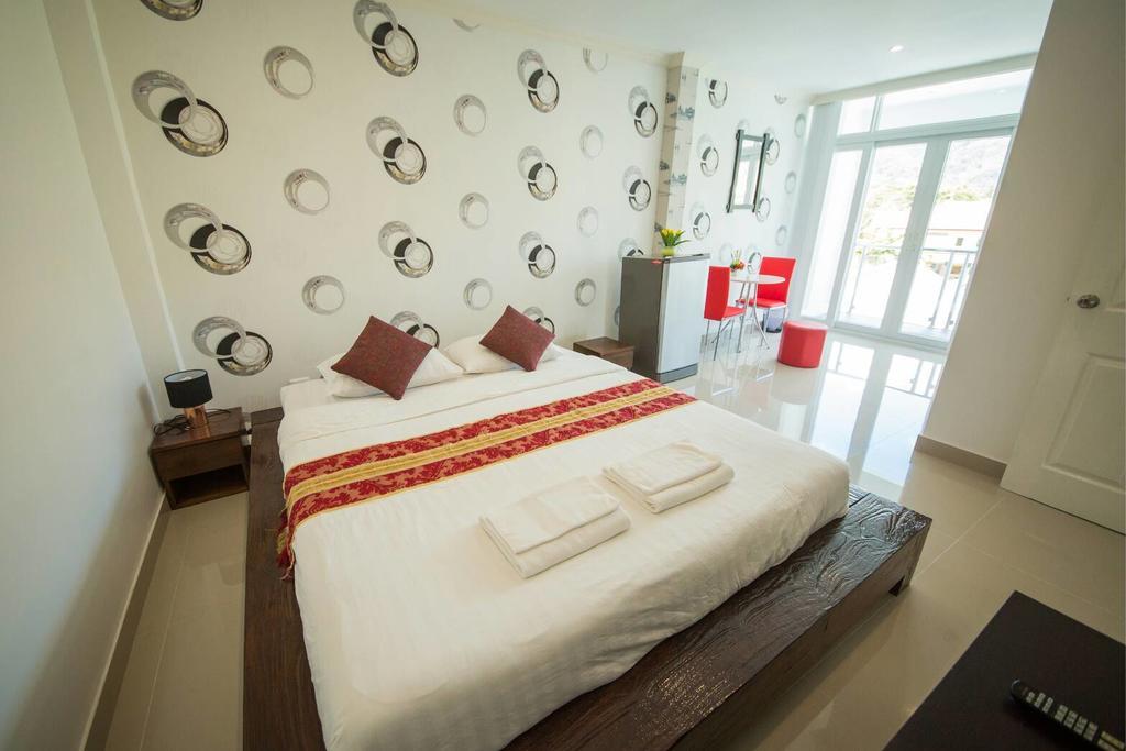 Sea Song Inn Pantai Kamala Bilik gambar