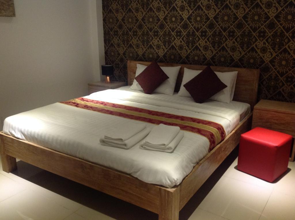 Sea Song Inn Pantai Kamala Bilik gambar