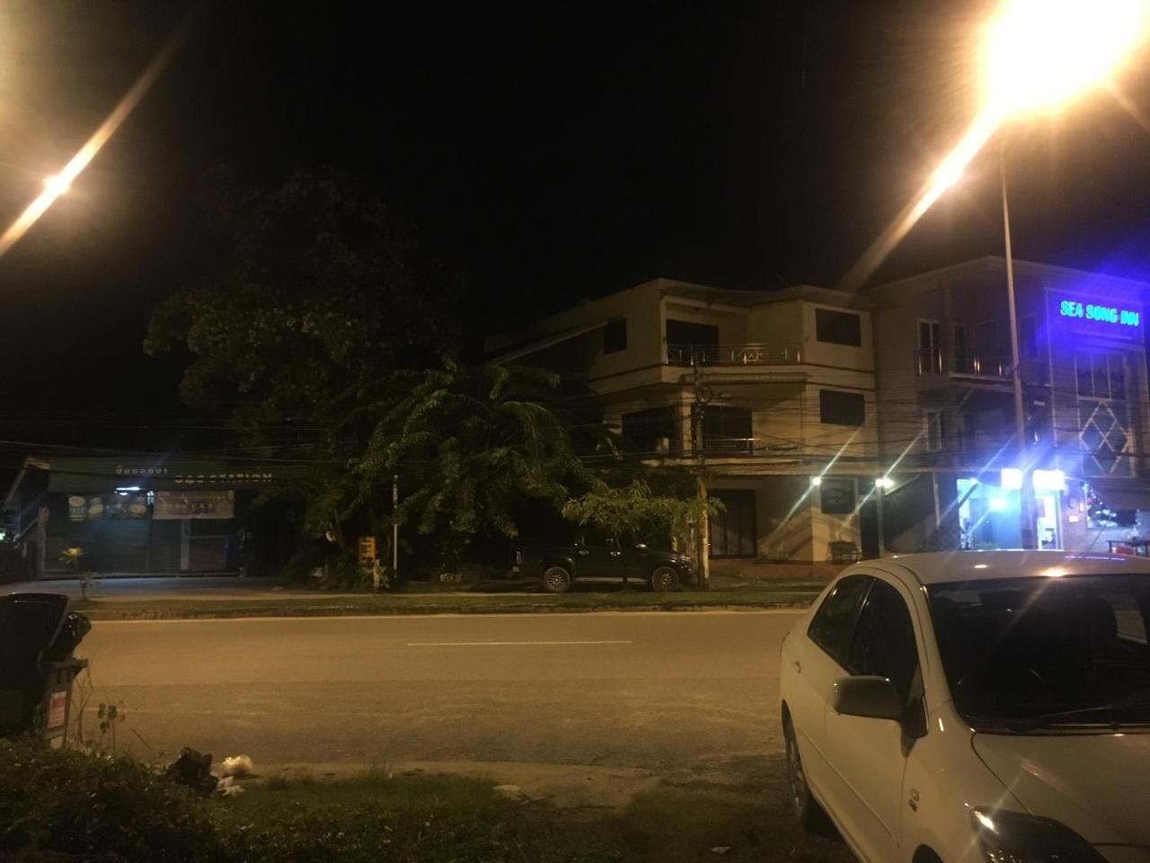 Sea Song Inn Pantai Kamala Luaran gambar